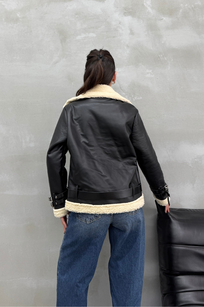 Kadın İçi Beyaz Kürklü Siyah Kısa Biker Deri Ceket Mont