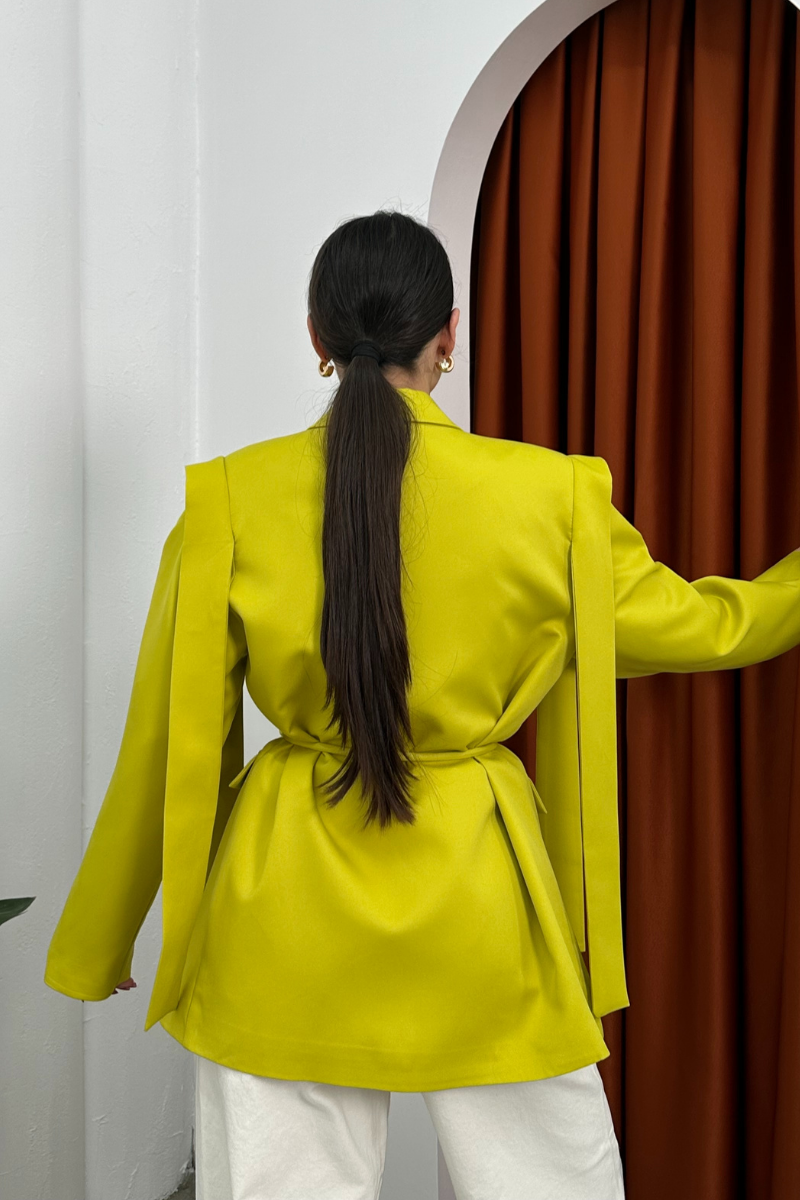 Kadın Oversize Blazer Ceket Kuşaklı Omuz Detaylı