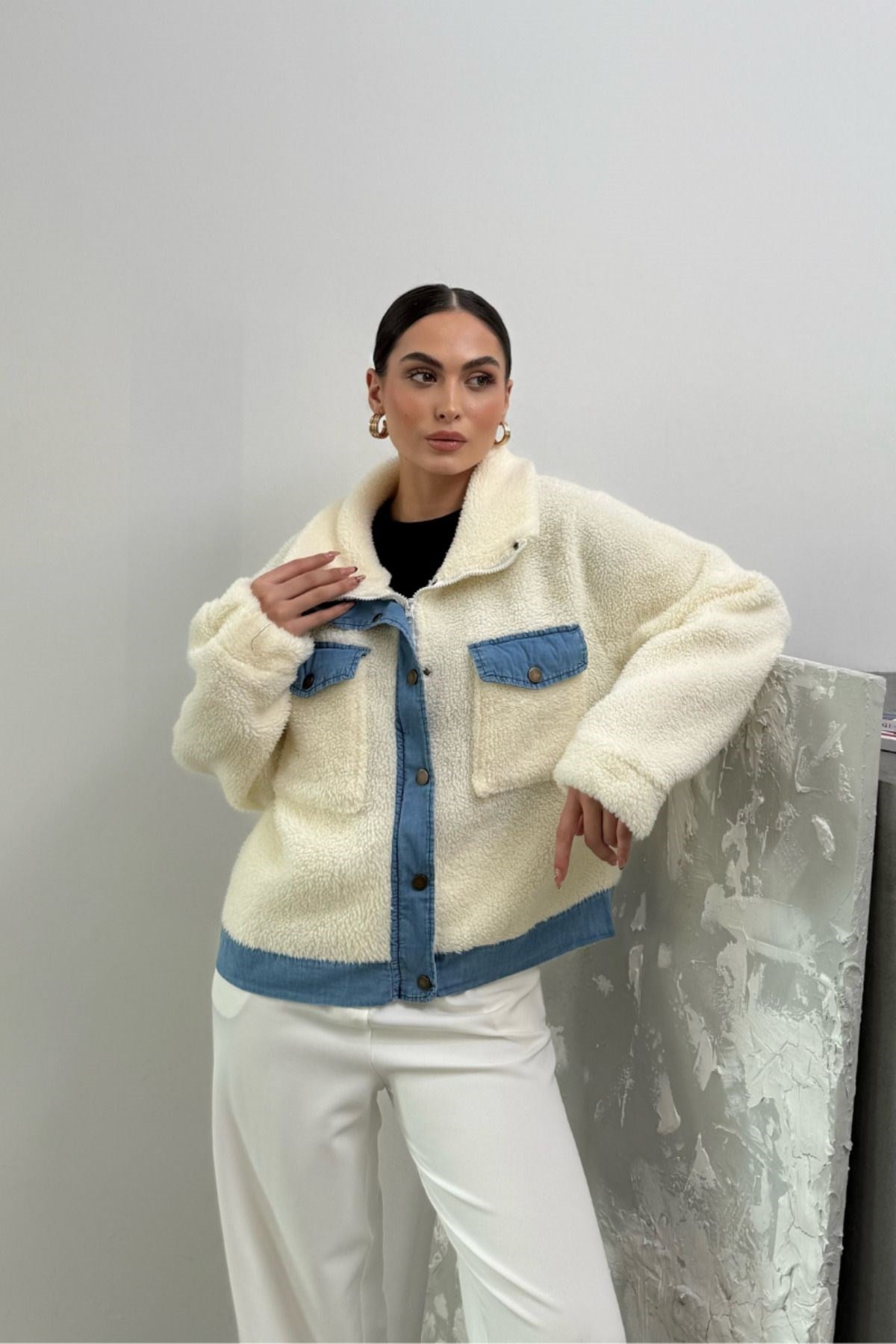 Kadın Ceket Peluş Cepli Fermuarlı Çıtçıtlı Kot Detaylı Ekru Ceket Ekru