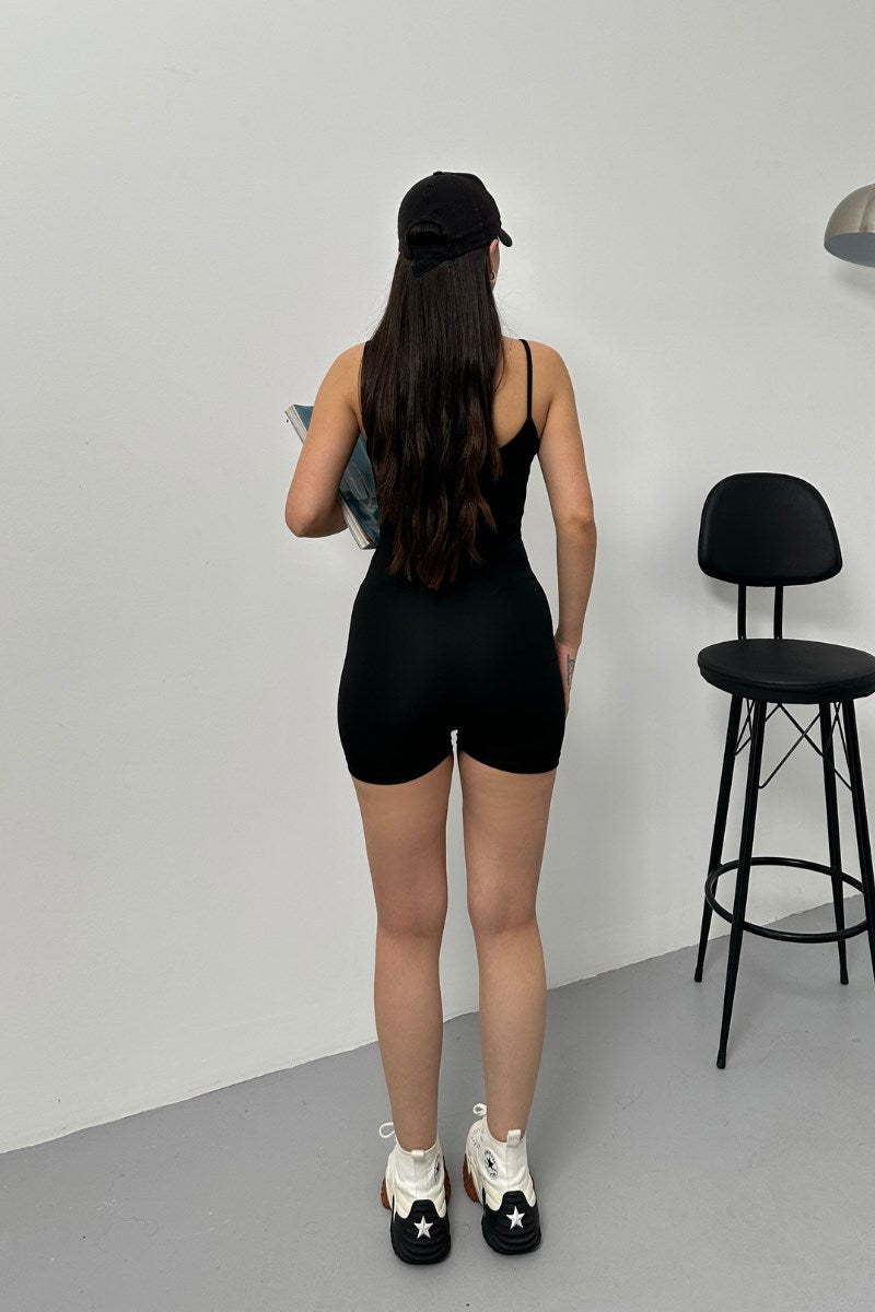 Kadın Siyah Mini Askılı Vücuda Oturan U Yaka Şortlu Tulum