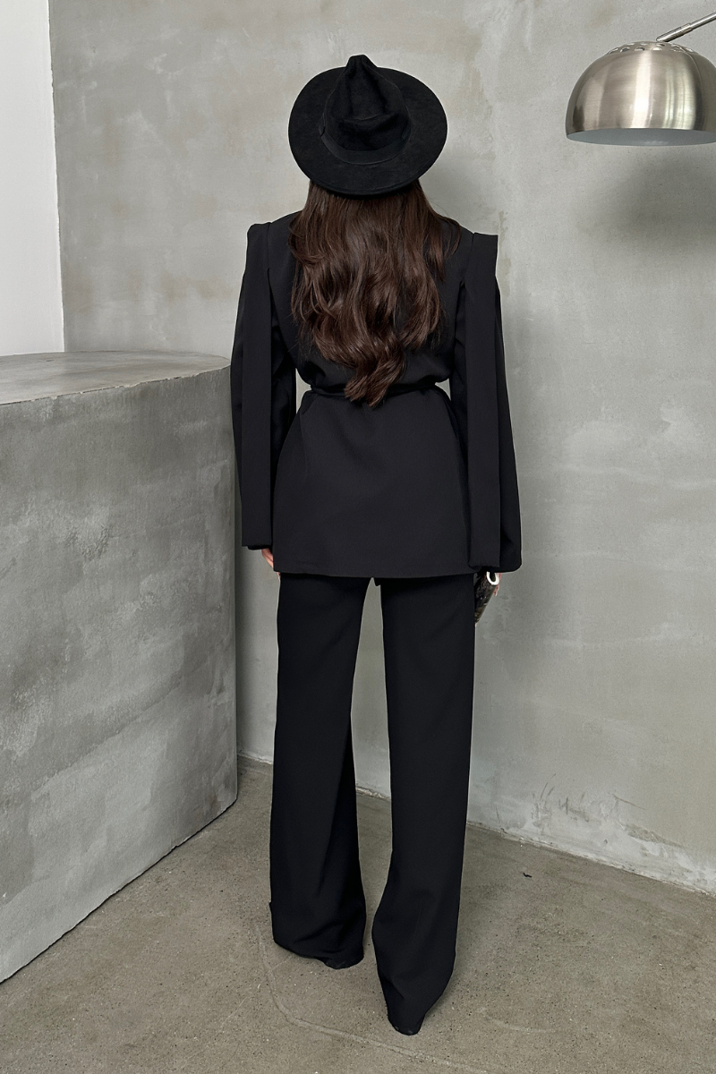 Kadın Oversize Blazer Ceket Kuşaklı Omuz Detaylı