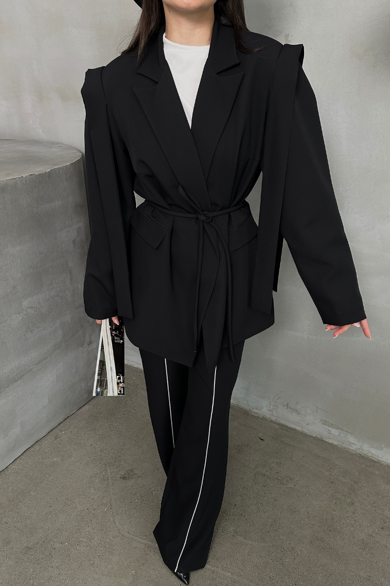 Kadın Oversize Blazer Ceket Kuşaklı Omuz Detaylı