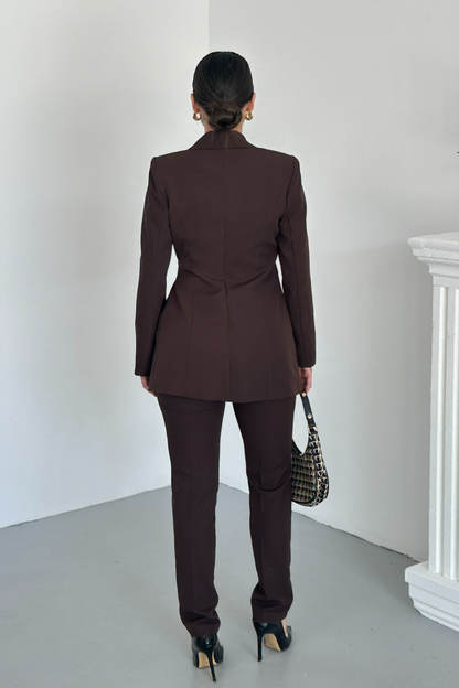 Kadın İkili Alt Üst Takım Şık Kuşaklı Drapeli Broş Detaylı Blazer Ceket Boru Paça Pantolon Takım