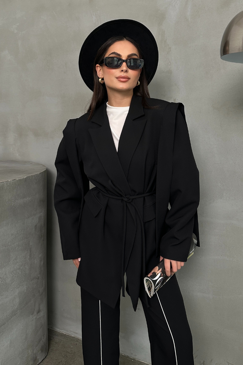 Kadın Oversize Blazer Ceket Kuşaklı Omuz Detaylı