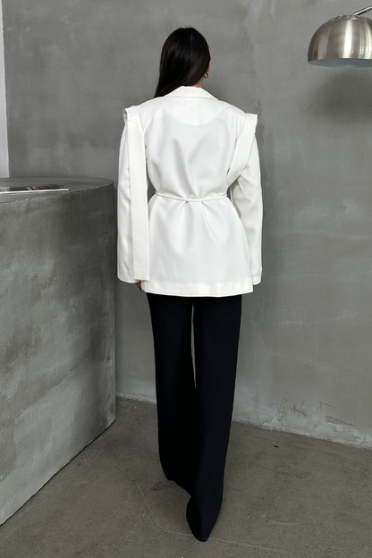 Kadın Oversize Blazer Ceket Kuşaklı Omuz Detaylı