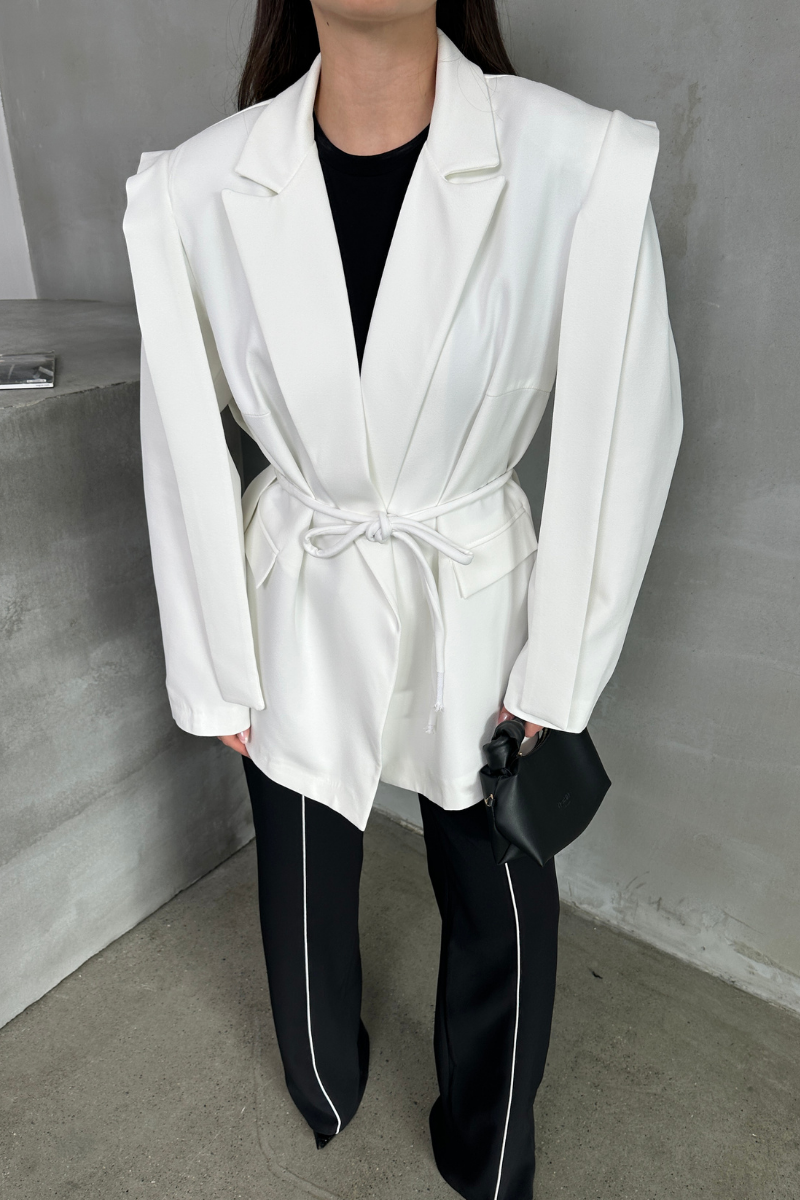 Kadın Oversize Blazer Ceket Kuşaklı Omuz Detaylı