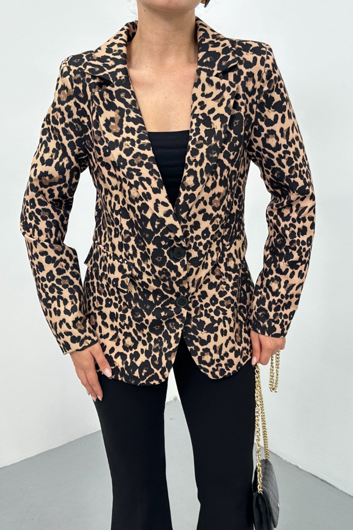 Kadın Blazer Ceket Leopar Desenli Kısa Düğmeli Astarlı Vatkalı Ceket
