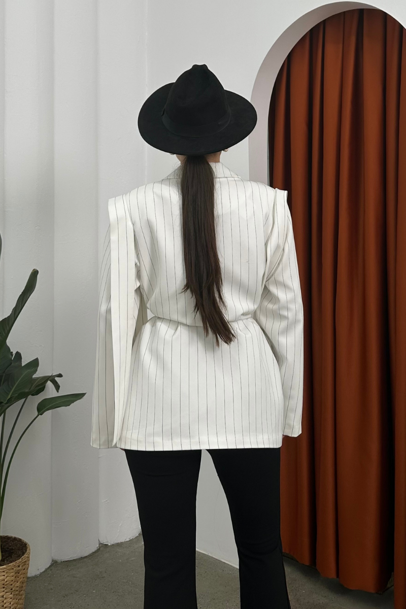 Kadın Oversize Blazer Ceket Çizgili Kuşaklı Omuz Detaylı