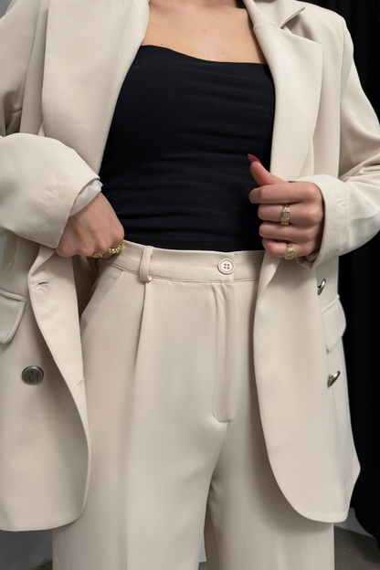 Kadın İkili Blazer Ceket Pantolon Takım Aksesuar ve Düğme Detaylı Bol Paça