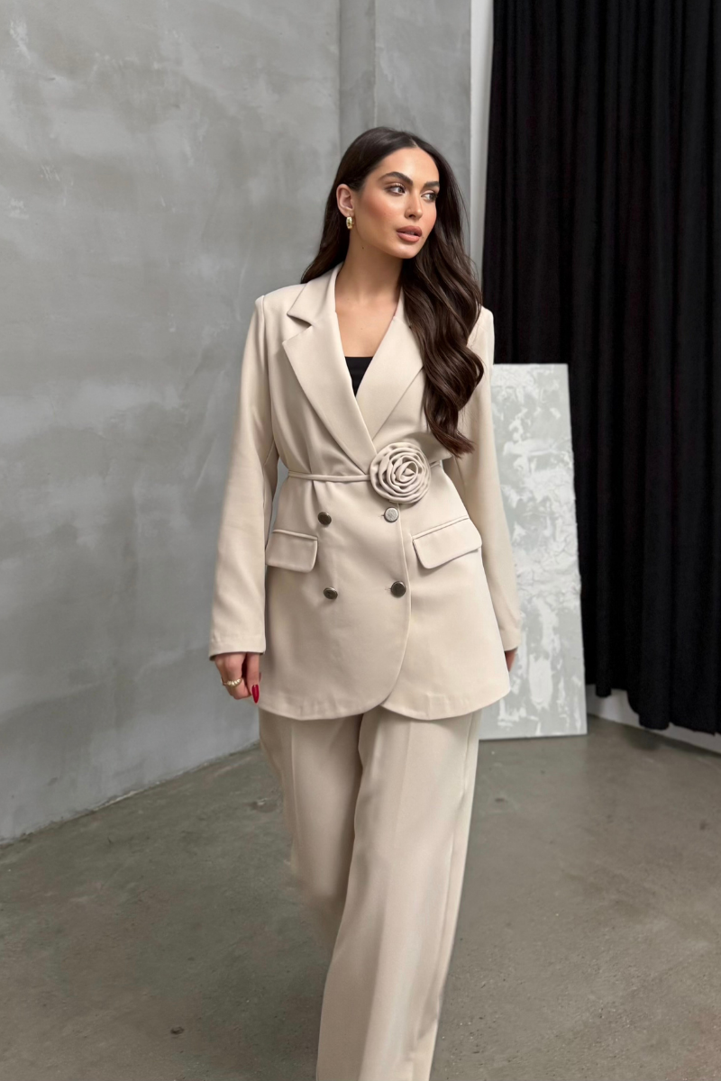 Kadın İkili Blazer Ceket Pantolon Takım Aksesuar ve Düğme Detaylı Bol Paça