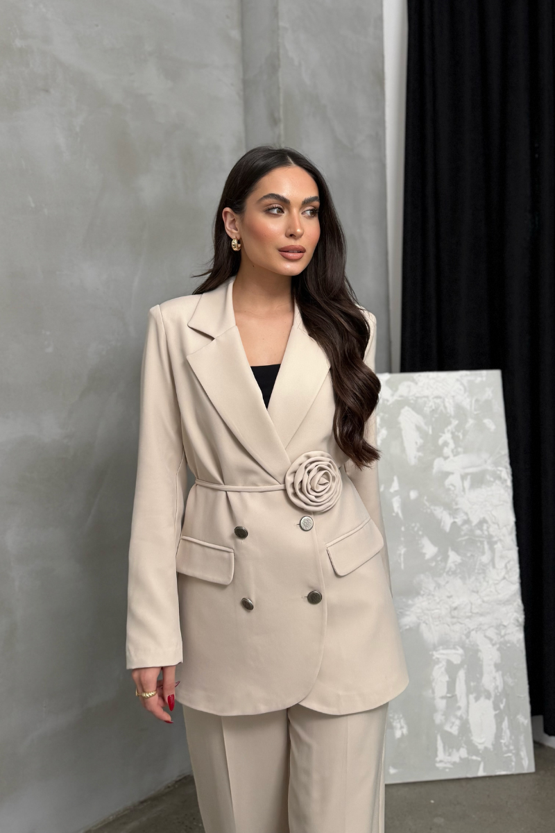 Kadın İkili Blazer Ceket Pantolon Takım Aksesuar ve Düğme Detaylı Bol Paça