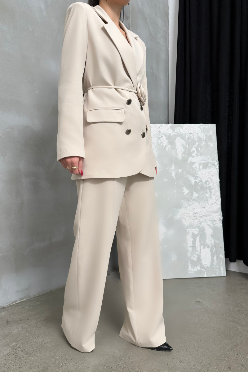 Kadın İkili Blazer Ceket Pantolon Takım Aksesuar ve Düğme Detaylı Bol Paça