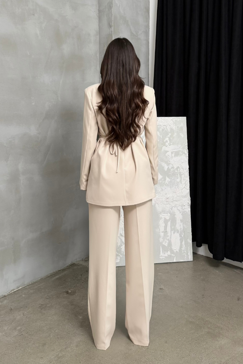 Kadın İkili Blazer Ceket Pantolon Takım Aksesuar ve Düğme Detaylı Bol Paça