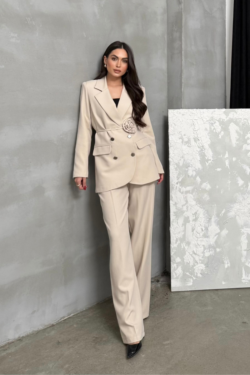 Kadın İkili Blazer Ceket Pantolon Takım Aksesuar ve Düğme Detaylı Bol Paça