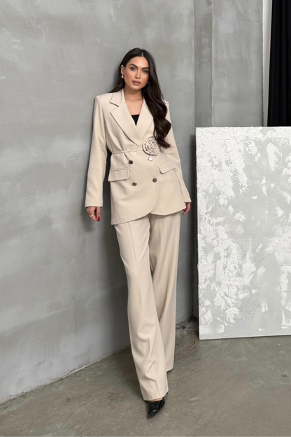 Kadın İkili Blazer Ceket Pantolon Takım Aksesuar ve Düğme Detaylı Bol Paça