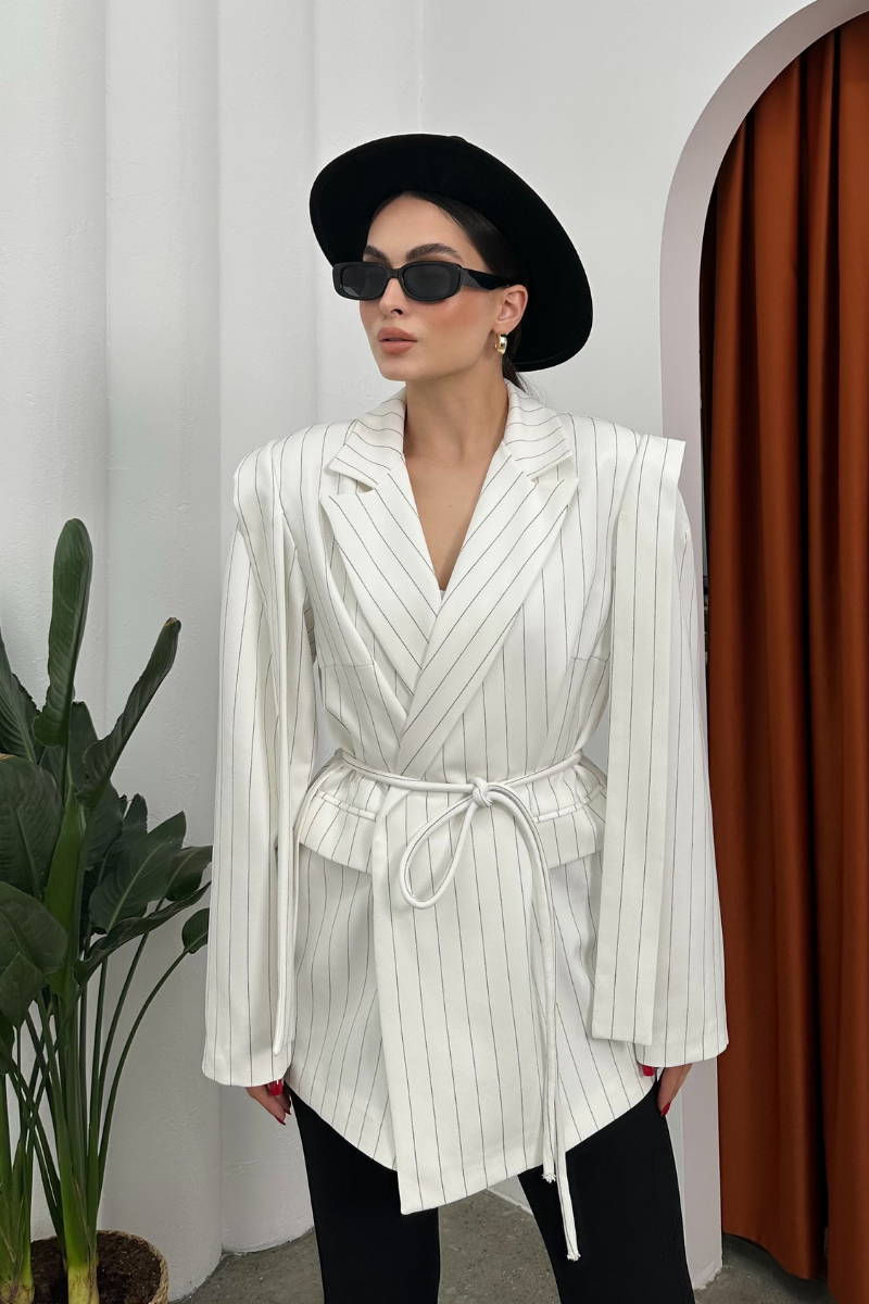 Kadın Oversize Blazer Ceket Çizgili Kuşaklı Omuz Detaylı