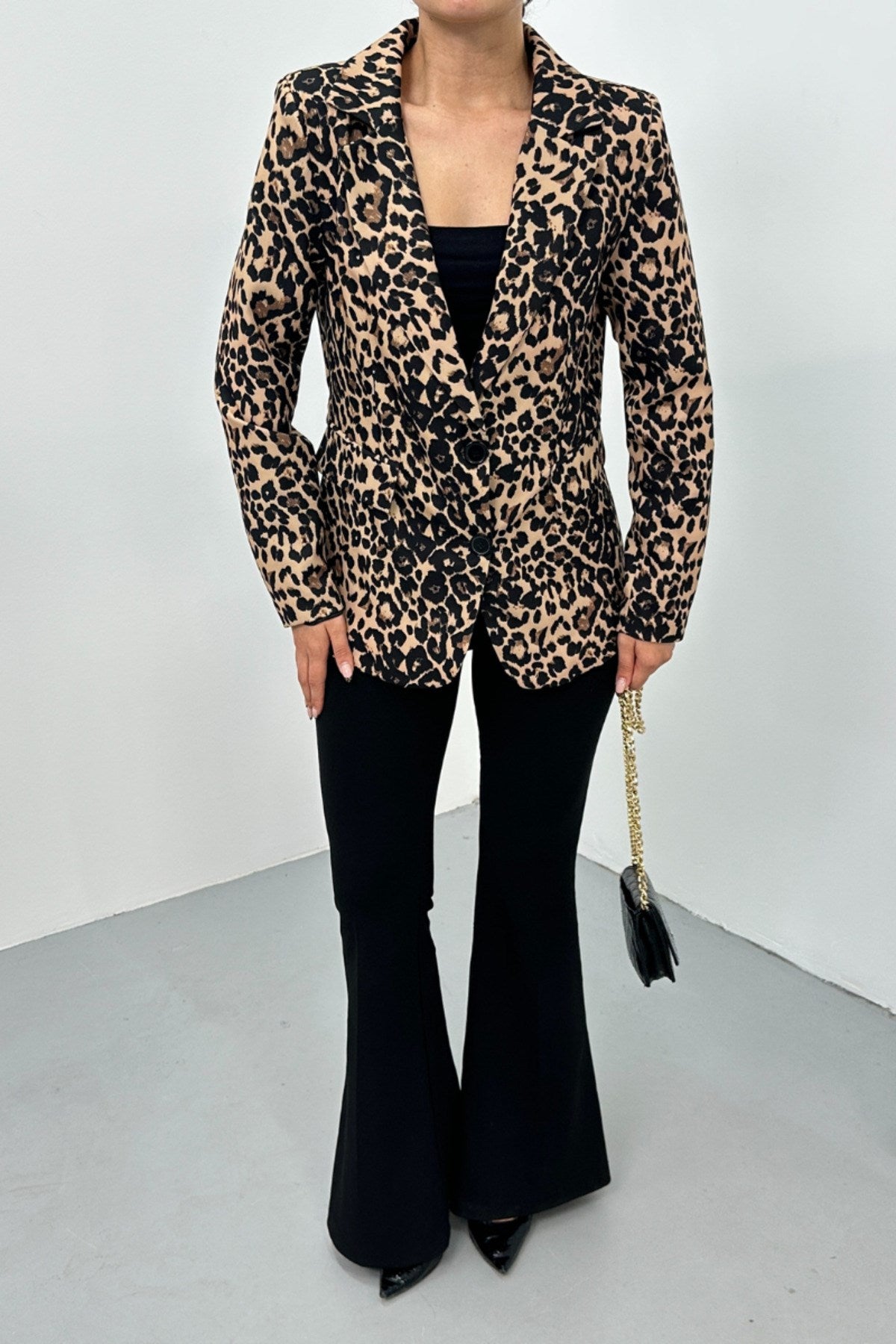 Kadın Blazer Ceket Leopar Desenli Kısa Düğmeli Astarlı Vatkalı Ceket