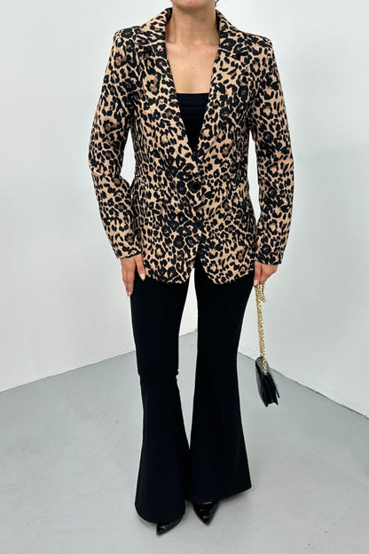 Kadın Blazer Ceket Leopar Desenli Kısa Düğmeli Astarlı Vatkalı Ceket