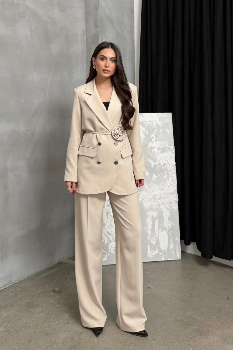 Kadın İkili Blazer Ceket Pantolon Takım Aksesuar ve Düğme Detaylı Bol Paça