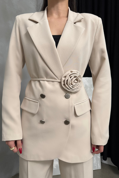 Kadın İkili Blazer Ceket Pantolon Takım Aksesuar ve Düğme Detaylı Bol Paça