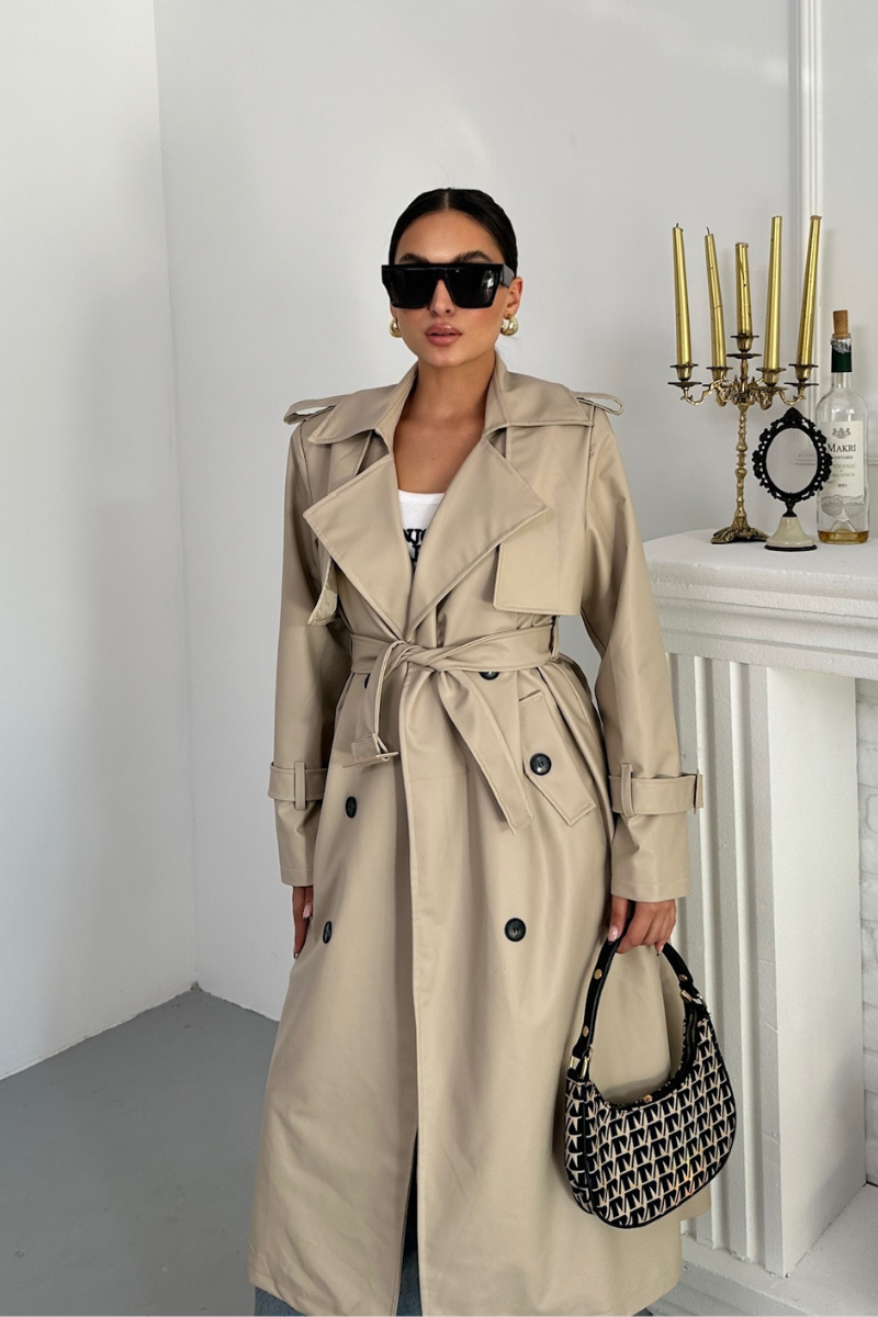 Kadın Trençkot Uzun Suni Deri Kemerli Düğmeli Cepli Yırtmaçlı Kruvaze Yaka Trençkot