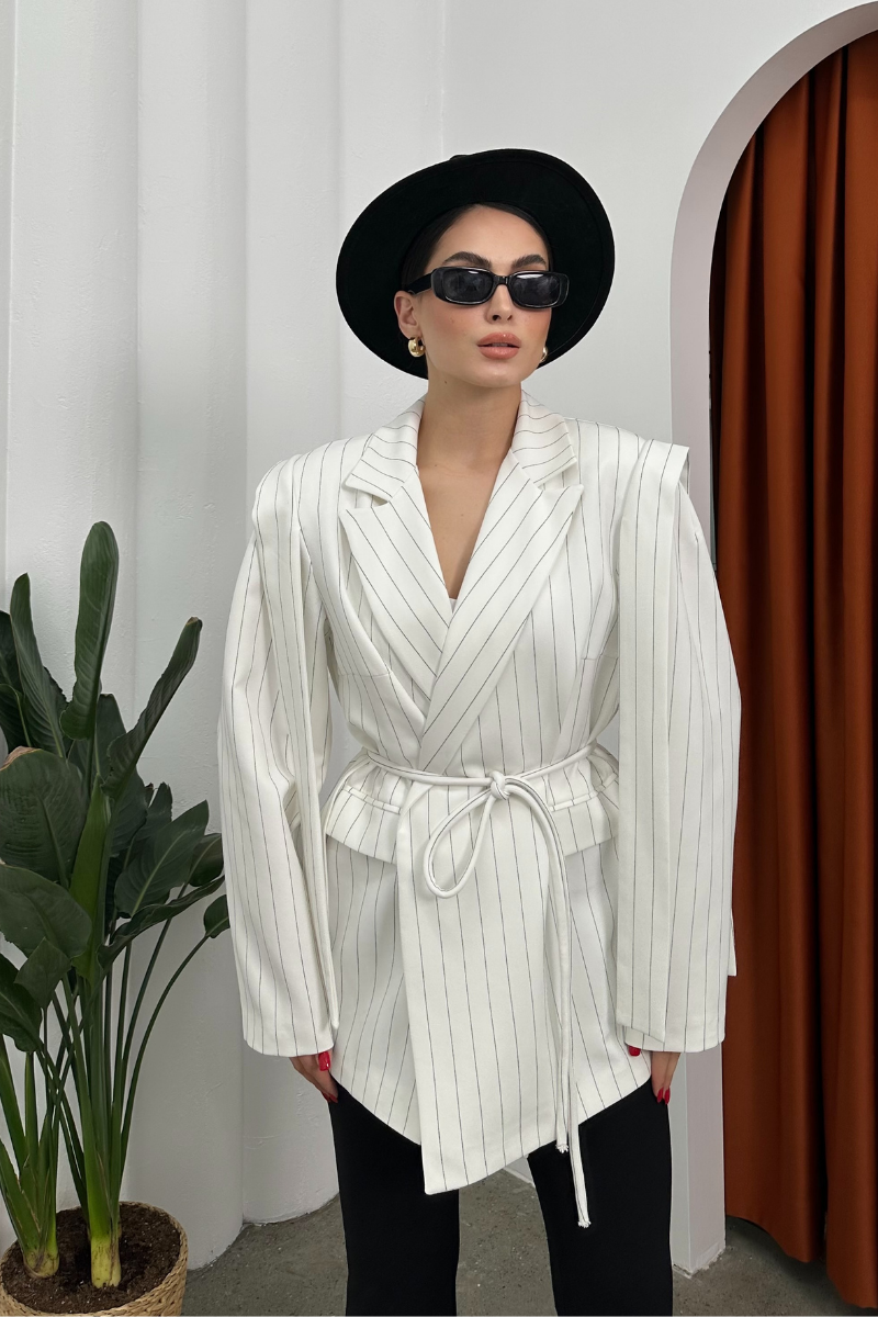 Kadın Oversize Blazer Ceket Çizgili Kuşaklı Omuz Detaylı