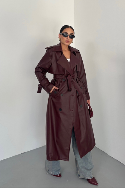 Kadın Trençkot Uzun Suni Deri Kemerli Düğmeli Cepli Yırtmaçlı Kruvaze Yaka Trençkot