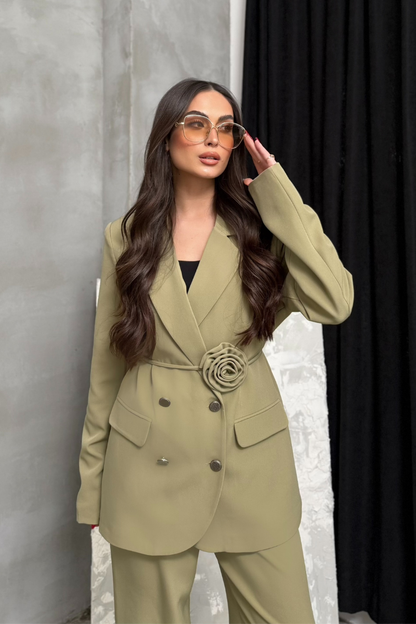 Kadın İkili Blazer Ceket Pantolon Takım Aksesuar ve Düğme Detaylı Bol Paça