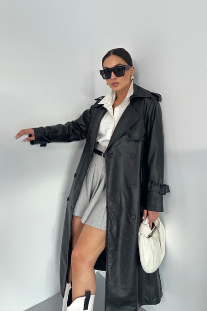 Kadın Trençkot Uzun Suni Deri Kemerli Düğmeli Cepli Yırtmaçlı Kruvaze Yaka Trençkot