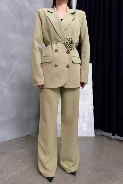 Kadın İkili Blazer Ceket Pantolon Takım Aksesuar ve Düğme Detaylı Bol Paça
