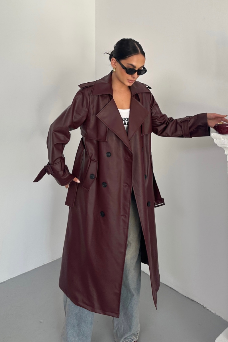 Kadın Trençkot Uzun Suni Deri Kemerli Düğmeli Cepli Yırtmaçlı Kruvaze Yaka Trençkot