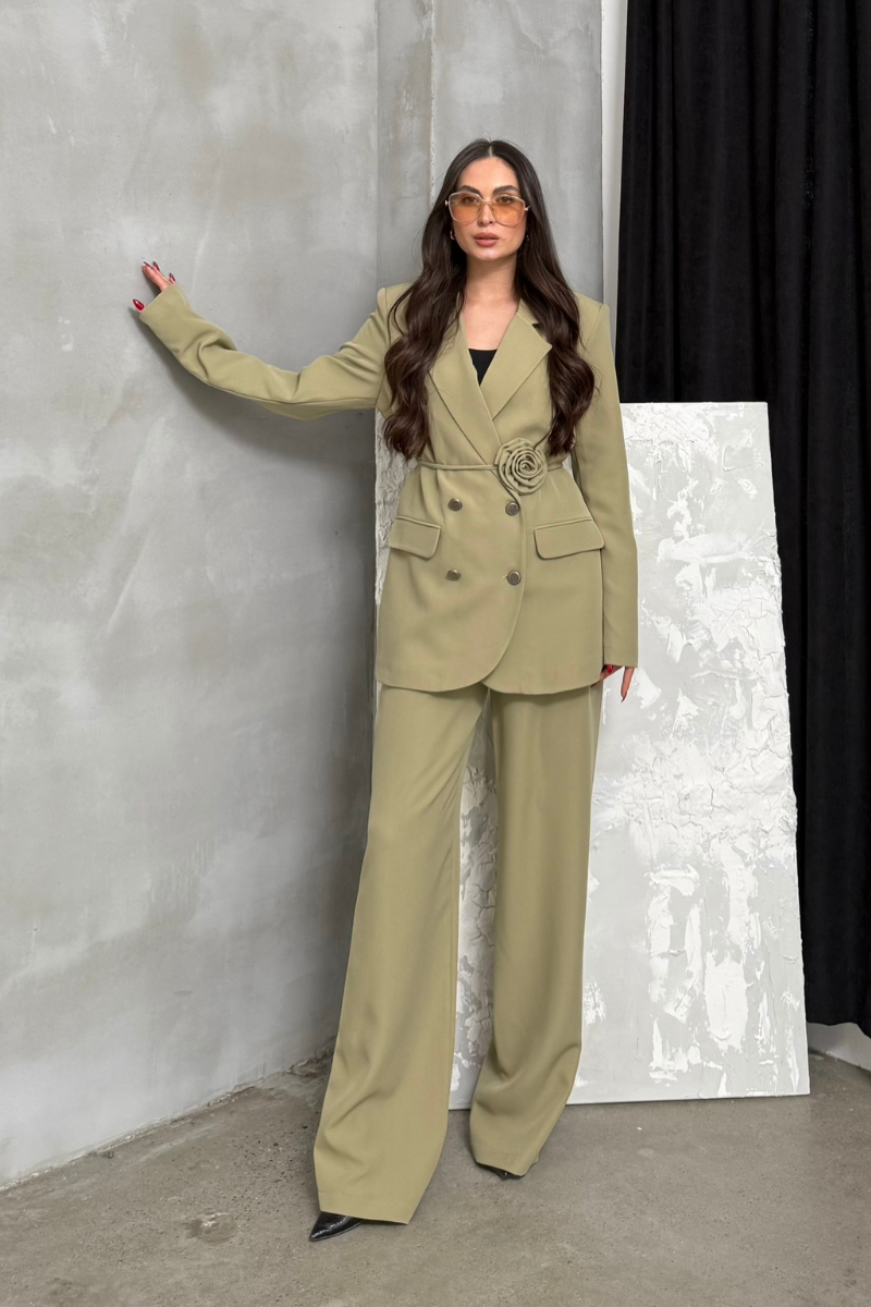 Kadın İkili Blazer Ceket Pantolon Takım Aksesuar ve Düğme Detaylı Bol Paça