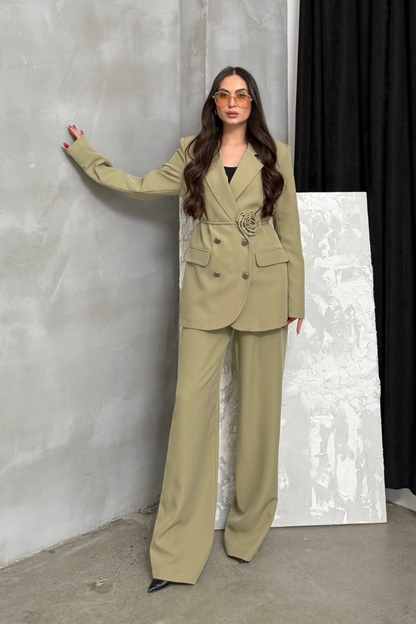 Kadın İkili Blazer Ceket Pantolon Takım Aksesuar ve Düğme Detaylı Bol Paça