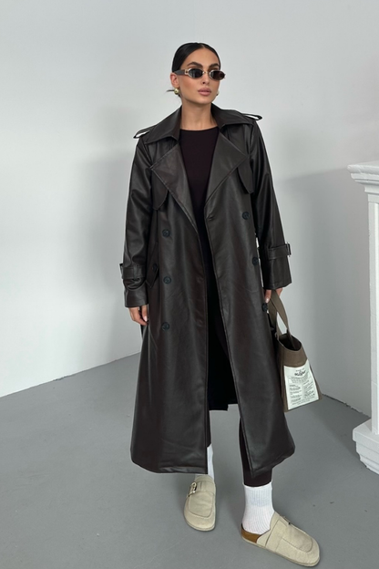 Kadın Trençkot Uzun Suni Deri Kemerli Düğmeli Cepli Yırtmaçlı Kruvaze Yaka Trençkot