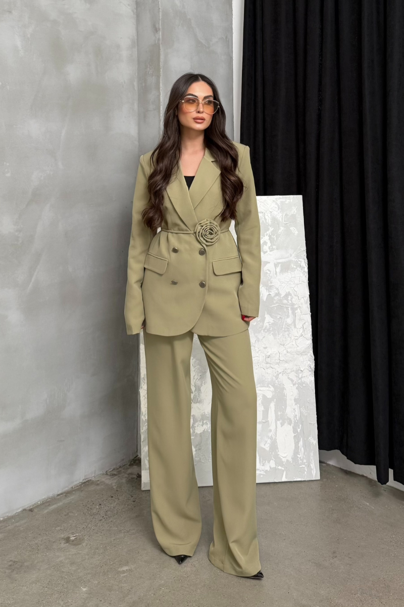 Kadın İkili Blazer Ceket Pantolon Takım Aksesuar ve Düğme Detaylı Bol Paça