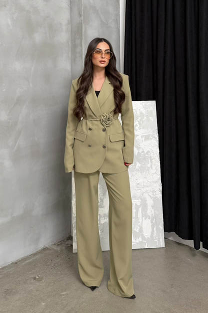 Kadın İkili Blazer Ceket Pantolon Takım Aksesuar ve Düğme Detaylı Bol Paça