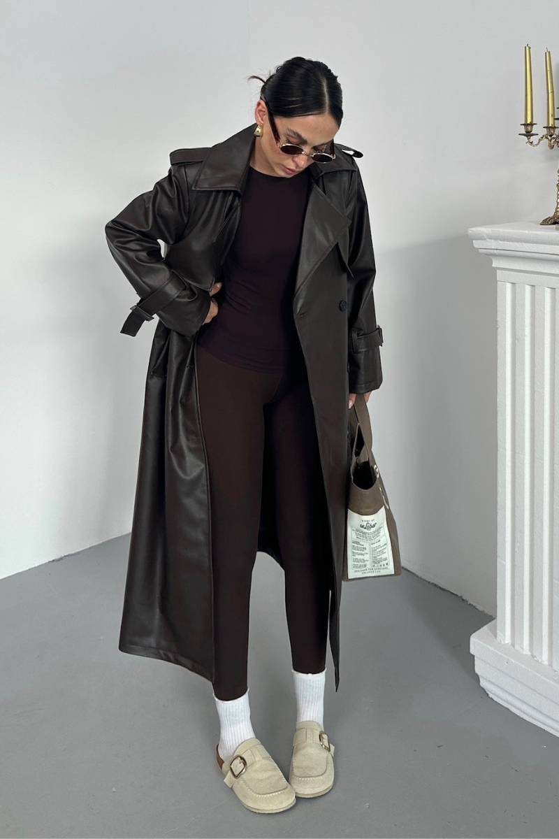 Kadın Trençkot Uzun Suni Deri Kemerli Düğmeli Cepli Yırtmaçlı Kruvaze Yaka Trençkot