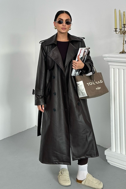 Kadın Trençkot Uzun Suni Deri Kemerli Düğmeli Cepli Yırtmaçlı Kruvaze Yaka Trençkot