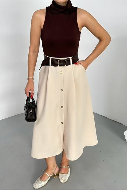 Kadın Elbise Midi Şık Kemerli Balıkçı Yaka Sıfır Kollu Eteği Düğmeli Cepli Kontrast Elbise