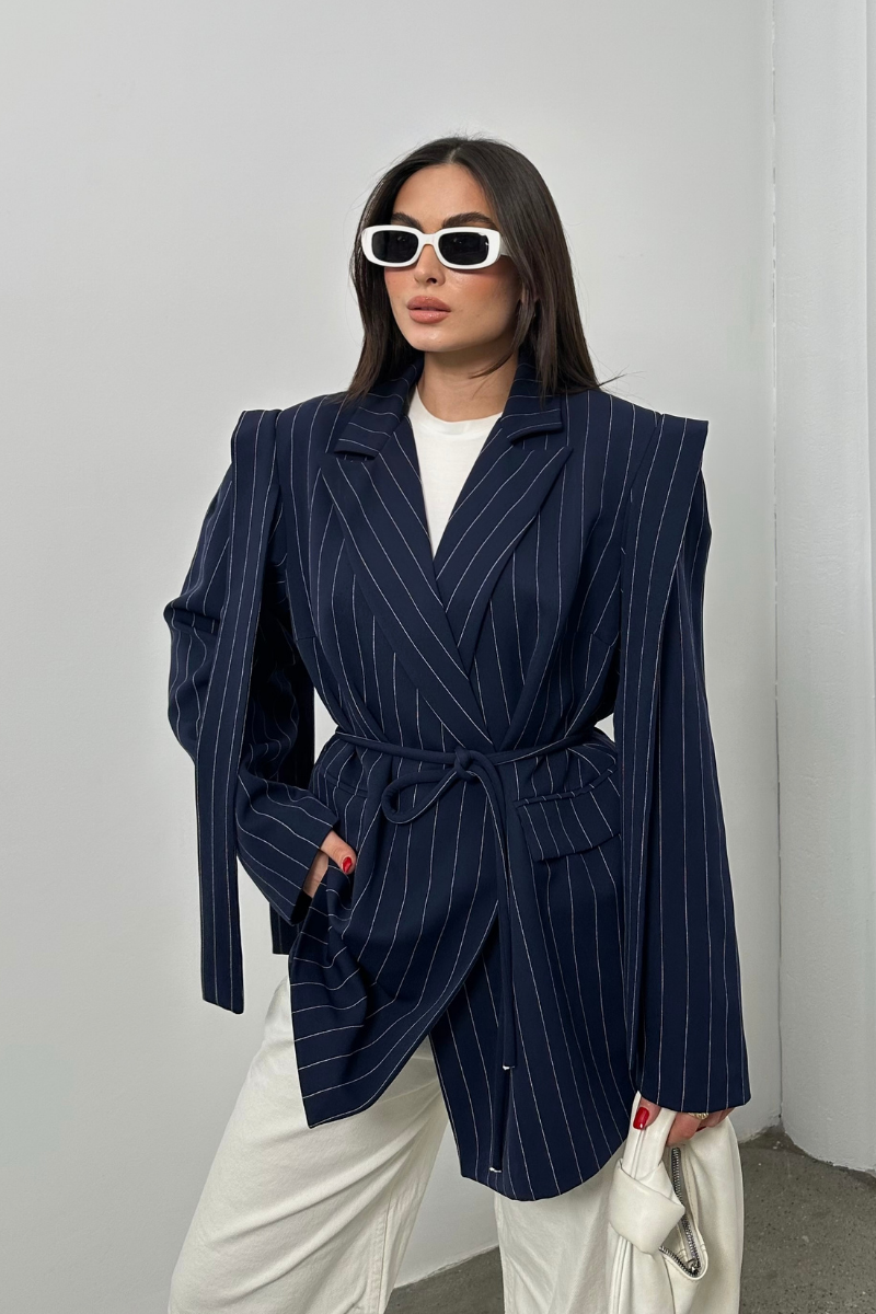 Kadın Oversize Blazer Ceket Çizgili Kuşaklı Omuz Detaylı