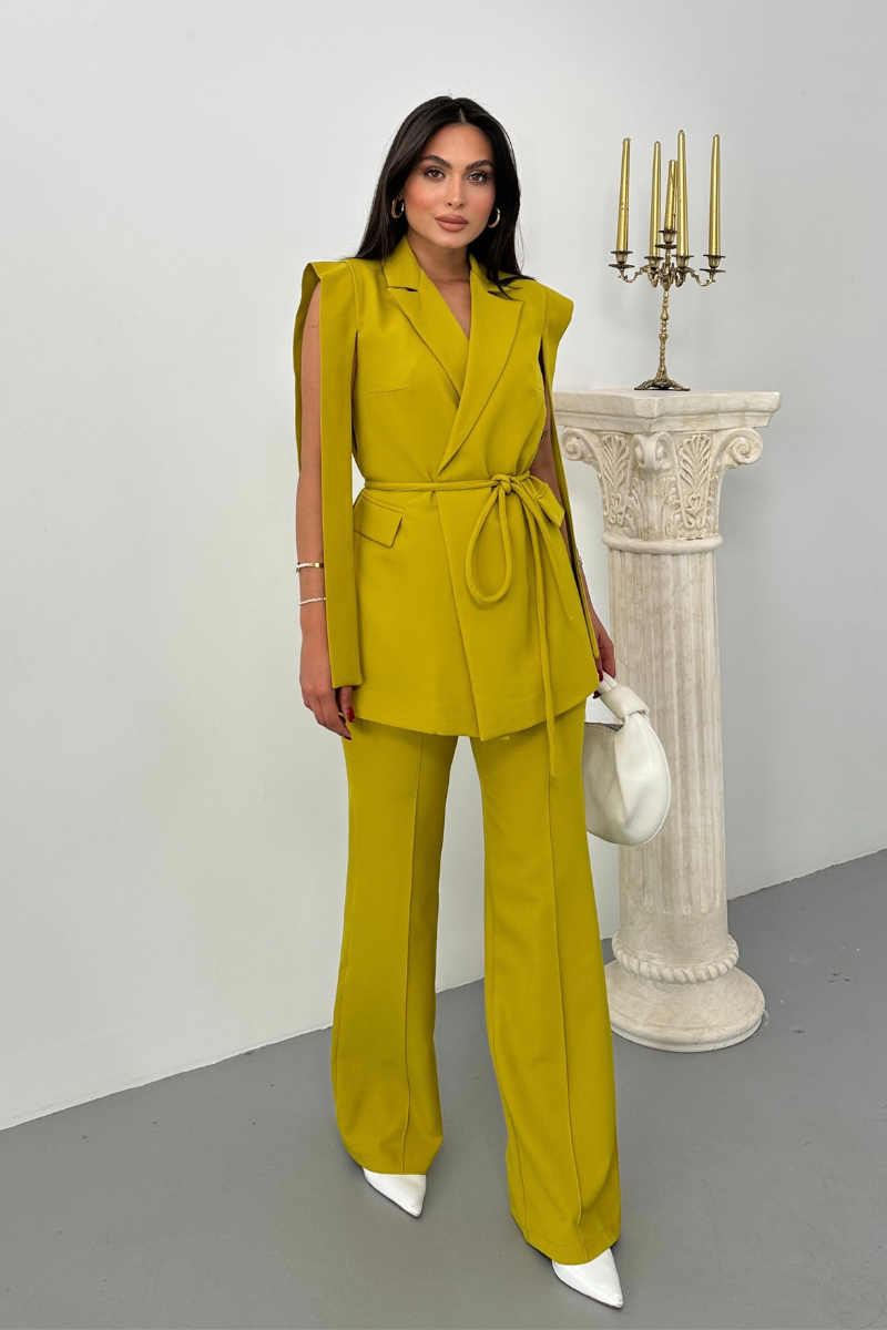 Kadın Alt Üst İkili Takım Omuz Detaylı Kuşaklı Yelek Pantolon Takım