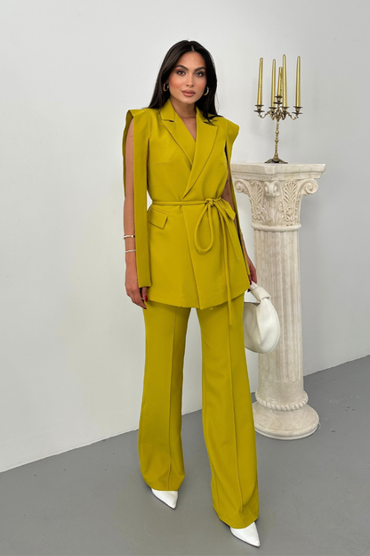 Kadın Alt Üst İkili Takım Omuz Detaylı Kuşaklı Yelek Pantolon Takım