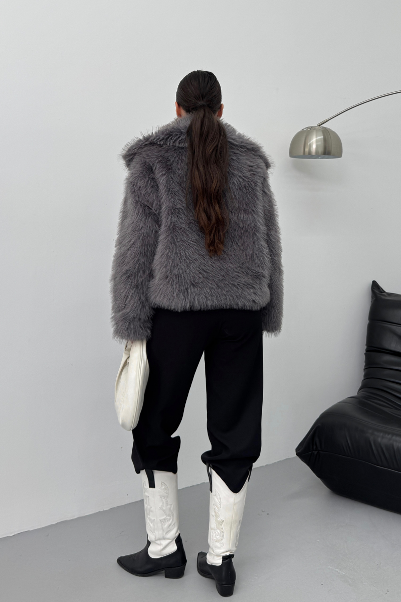 Kadın Kürk Şık Geniş Yaka Astarlı Çıtçıt Düğmeli Premium Kürk