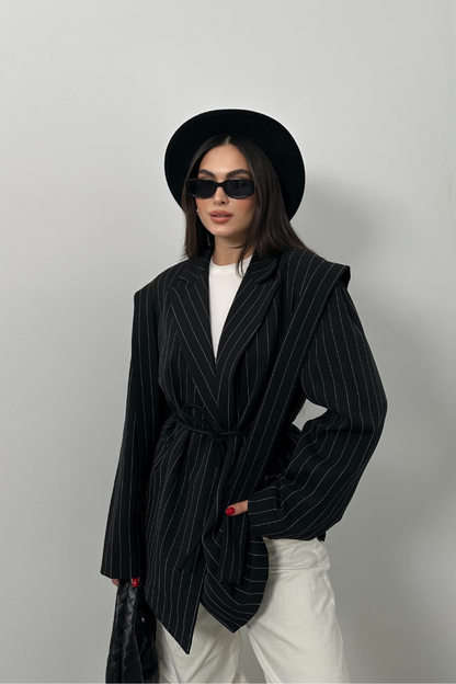 Kadın Oversize Blazer Ceket Çizgili Kuşaklı Omuz Detaylı
