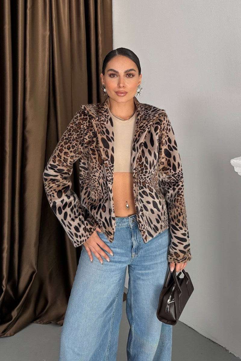 Kadın Ceket Kısa Leopar Desenli Fox Kumaş Ceket Yaka Düğmeli Kürk Mont