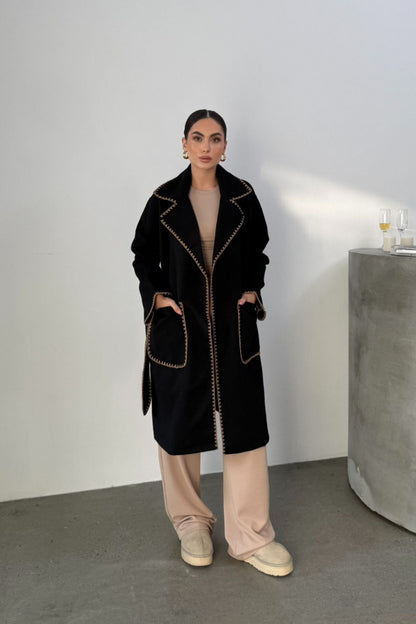 Kadın Siyah Kaşe Kaban Kuşaklı Nakışlı Büyük Cepli Kruvaze Yaka Siyah