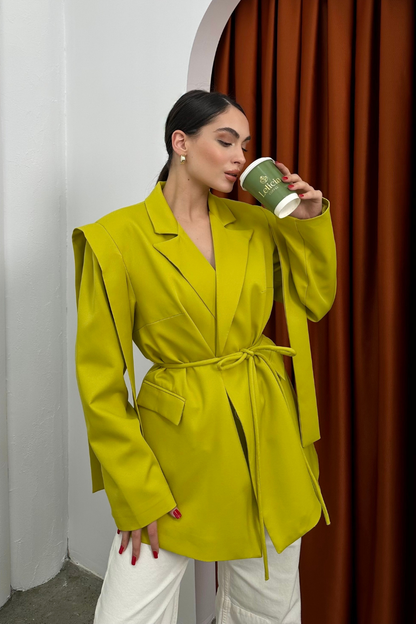 Kadın Oversize Blazer Ceket Kuşaklı Omuz Detaylı