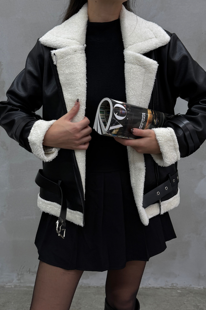 Kadın İçi Beyaz Kürklü Siyah Kısa Biker Deri Ceket Mont