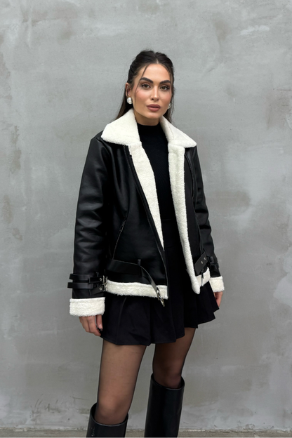 Kadın İçi Beyaz Kürklü Siyah Kısa Biker Deri Ceket Mont
