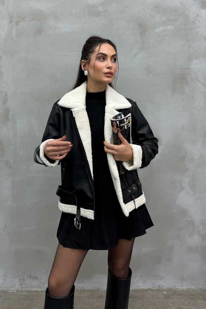 Kadın İçi Beyaz Kürklü Siyah Kısa Biker Deri Ceket Mont